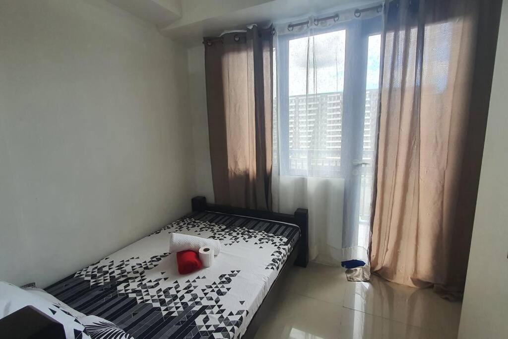 Ezbeds Near Mall Of Asia Манила Екстериор снимка
